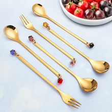 Charger l'image dans la galerie, Cuillères dorées avec diamants multi couleurs - lot de 6