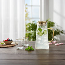 Charger l'image dans la galerie, Carafe en verre couvercle doré 1.5L