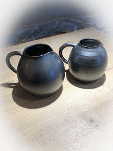 IDÉE CADEAU :  Pot à eau marron 1.7L Poteries des Guimard Saint Amand